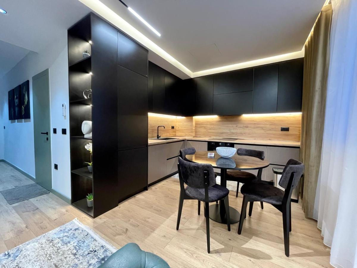 Queens Luxury Apartments Tirana Exterior foto